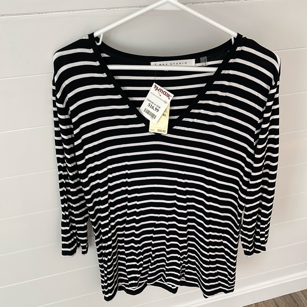 MAX STUDIO women’s XL TEE